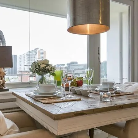 Wes2 17 New Port Apartmán